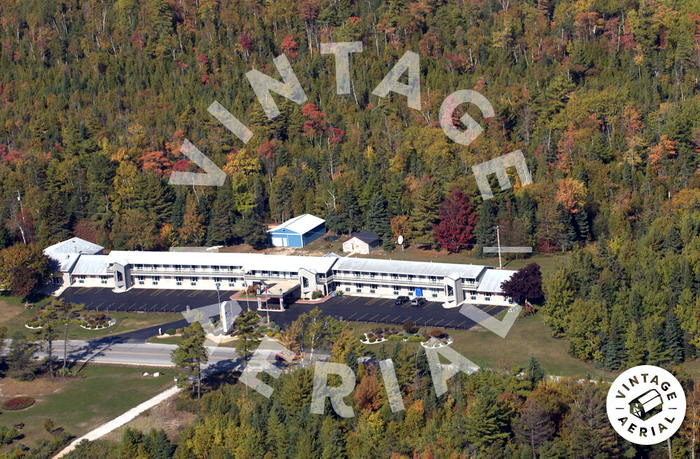 Gray Wolf Lodge (The Breakers Motel) - 2003 (newer photo)